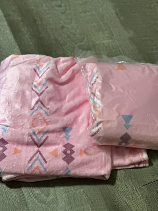 Throw Blankets - RTG